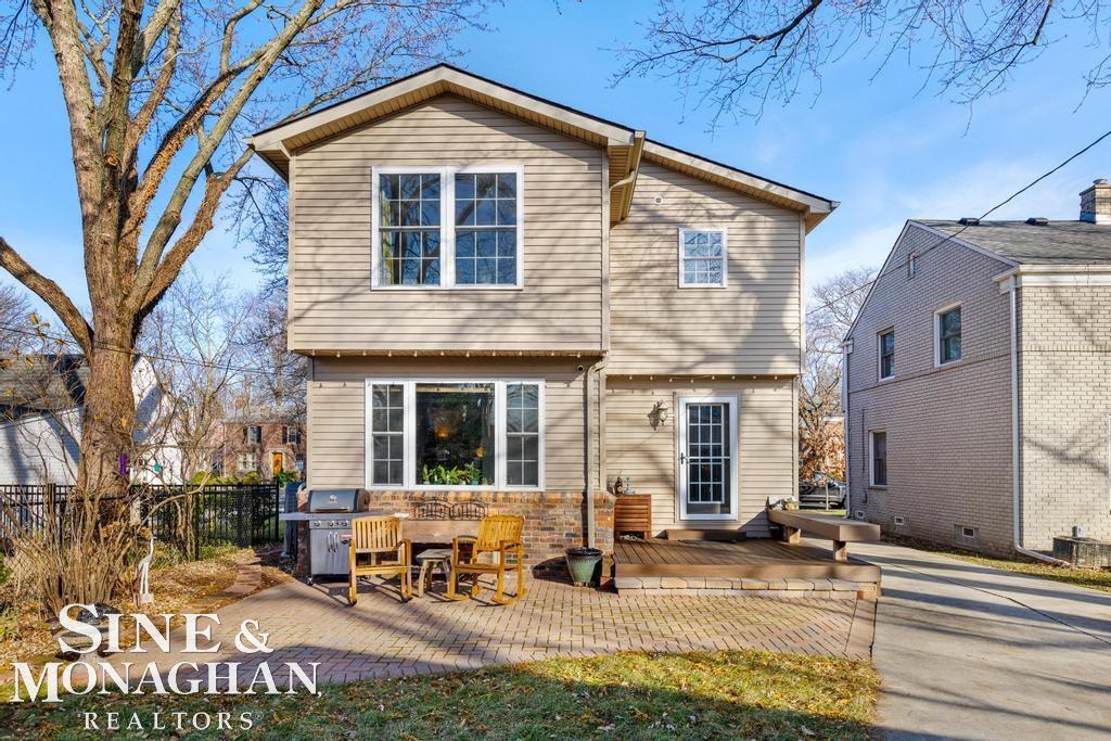 1379 Hampton Road Grosse Pointe, MI 48236 - Photo 30 of 42 50128952-805fc889-3a18-4740-a949-915533e31234.JPG