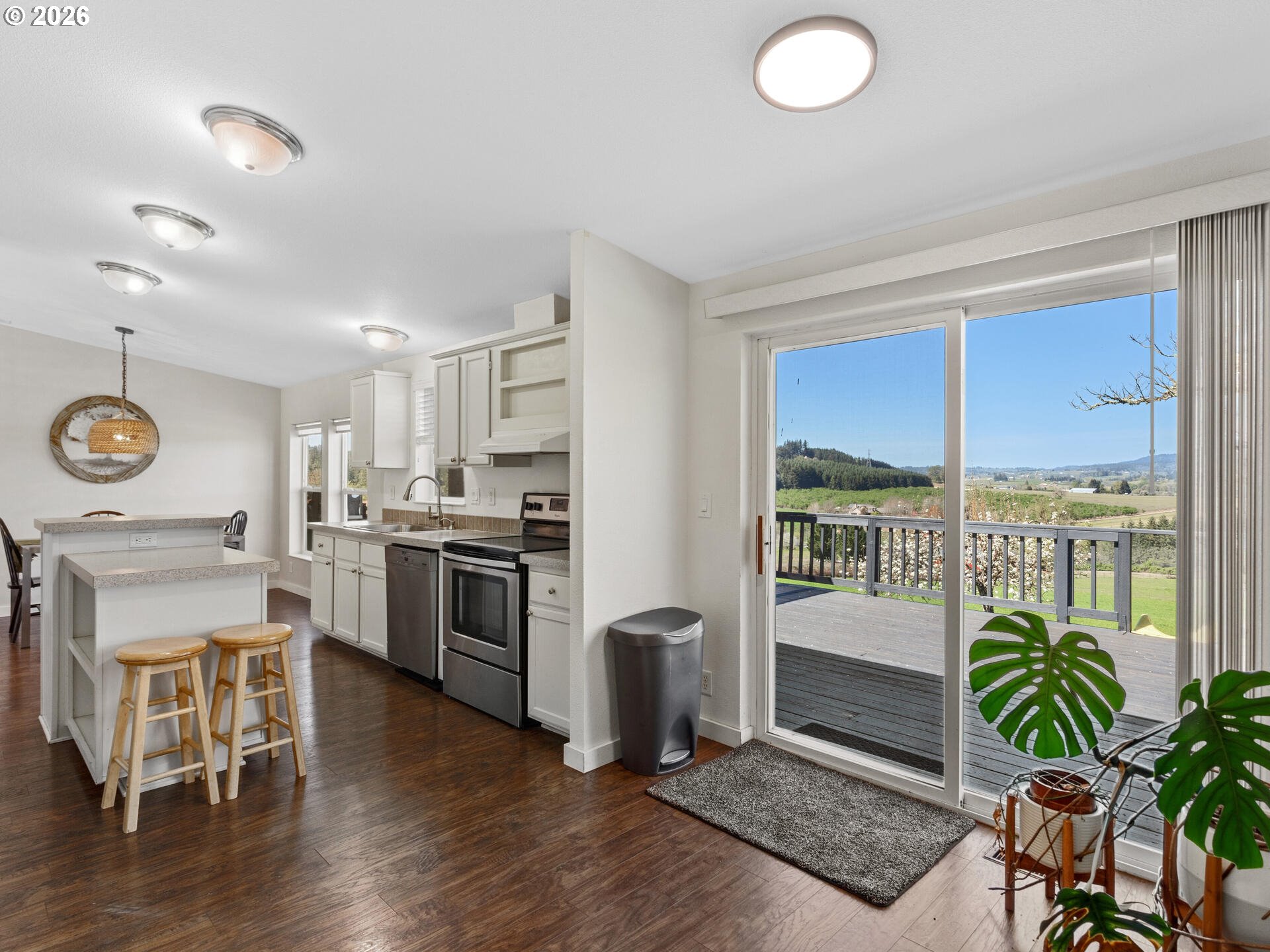 21155 Northeast Sunnycrest Road Newberg, OR 97132 - Photo 17 of 48