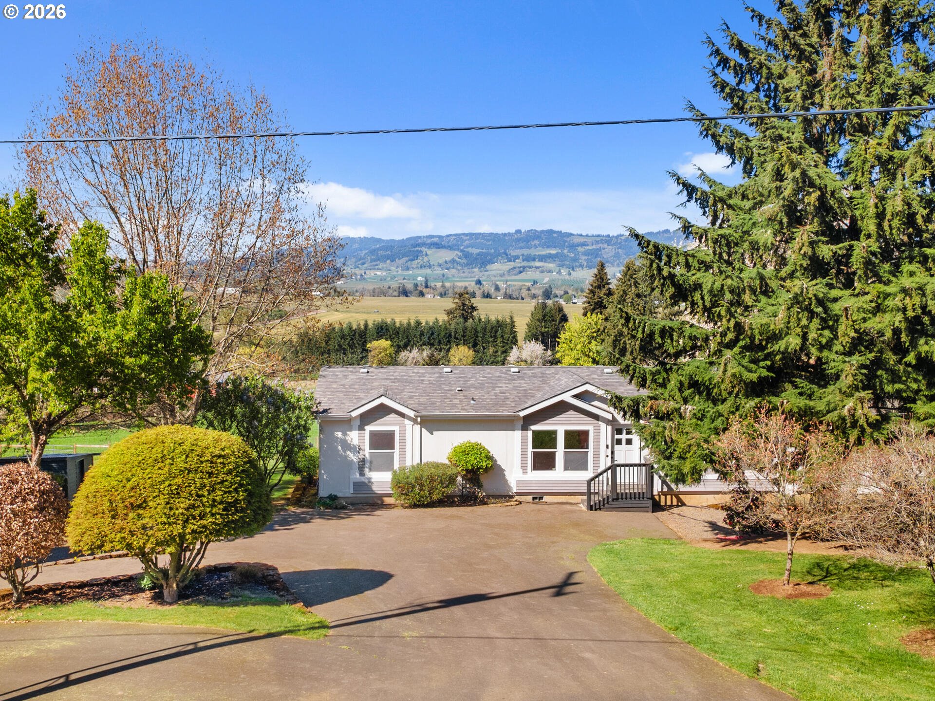 21155 Northeast Sunnycrest Road Newberg, OR 97132 - Photo 2 of 48