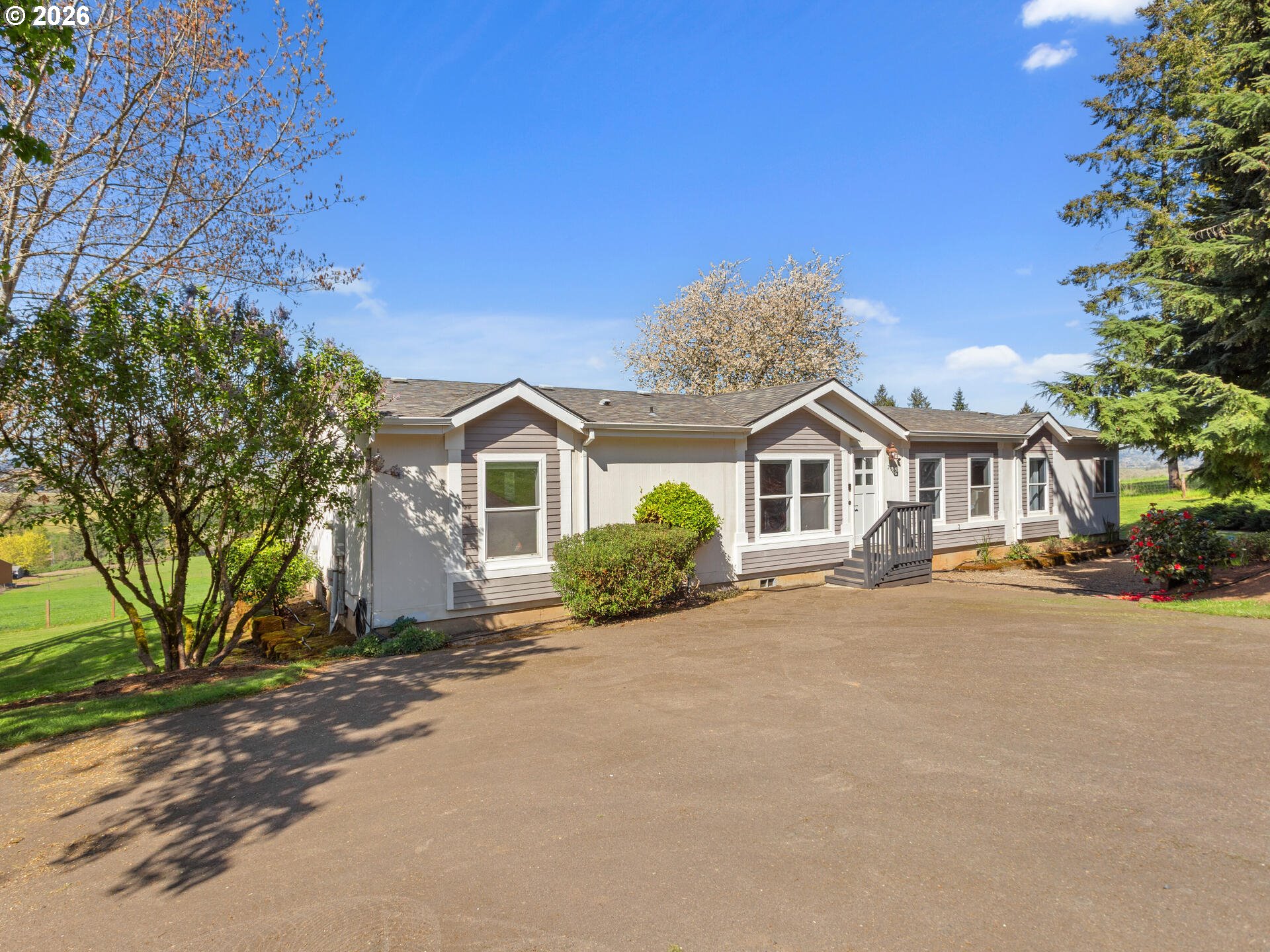 21155 Northeast Sunnycrest Road Newberg, OR 97132 - Photo 3 of 48