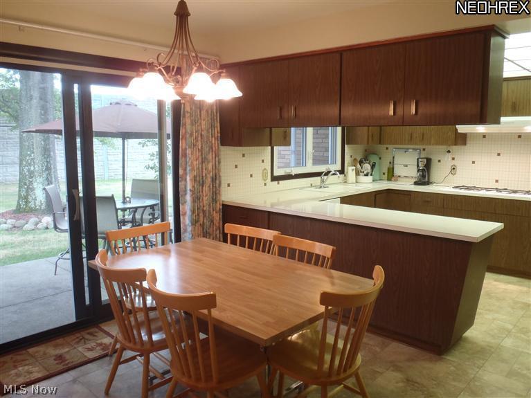1978 Bremerton Road Lyndhurst, OH 44124 - Photo 6 of 21