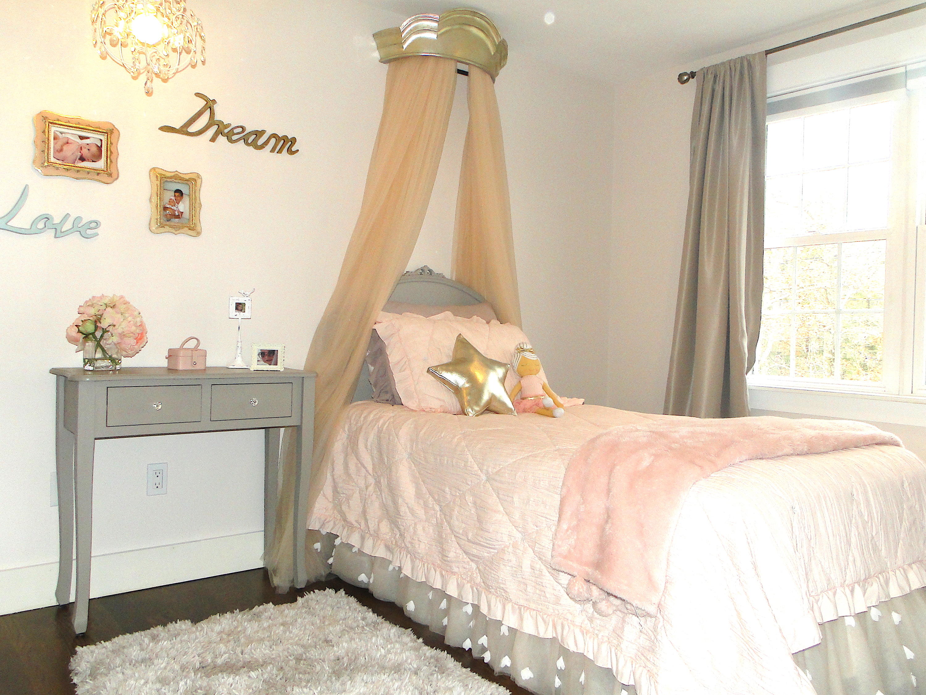 30 Brewster Road Mashpee, MA 02649 - Photo 27 of 58 a bedroom with a bed and a window