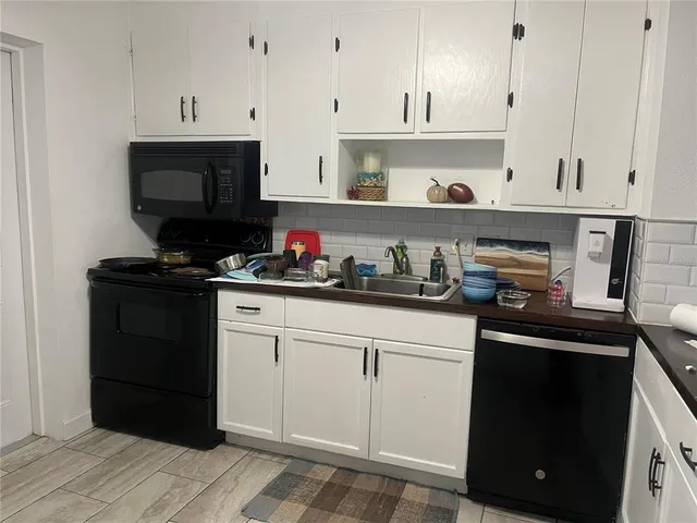 $2,200 | 3225 32nd Avenue North, St. Petersburg, FL 33713