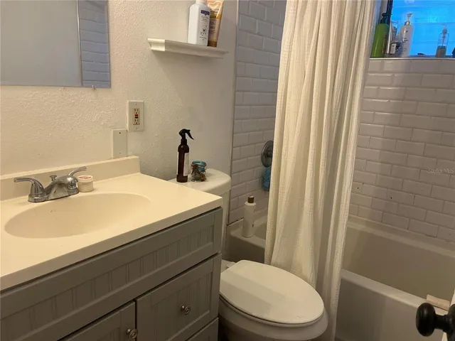 $2,200 | 3225 32nd Avenue North, St. Petersburg, FL 33713