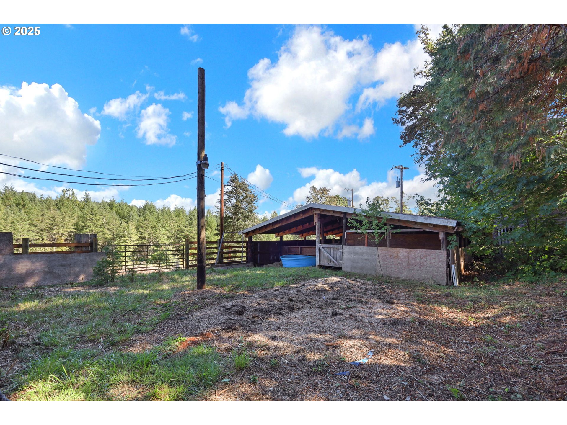 31145 Kenady Lane Cottage Grove, OR 97424 - Photo 34 of 47 a view of a outdoor space