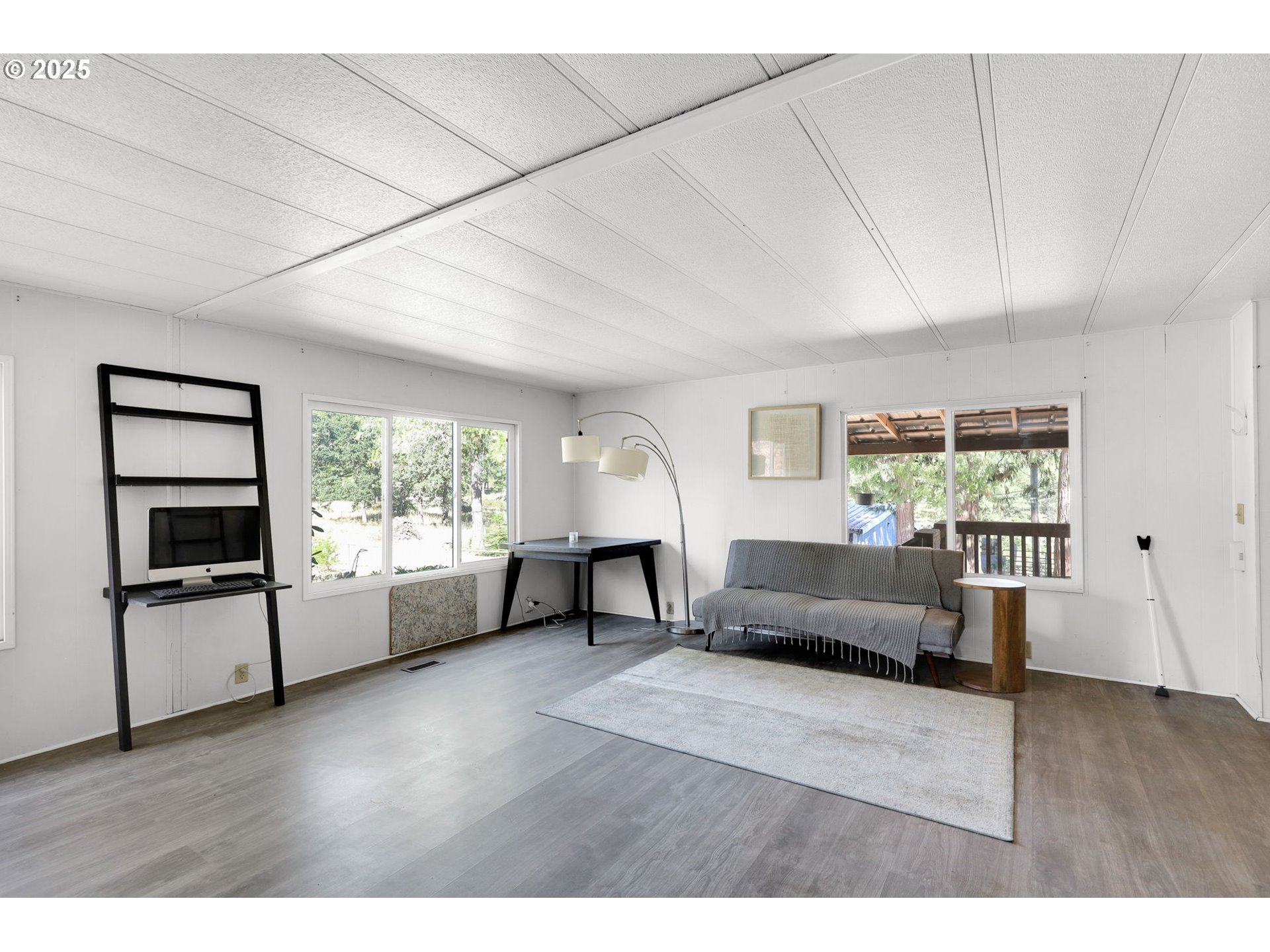 31145 Kenady Lane Cottage Grove, OR 97424 - Photo 10 of 47 a living room with furniture and a large window