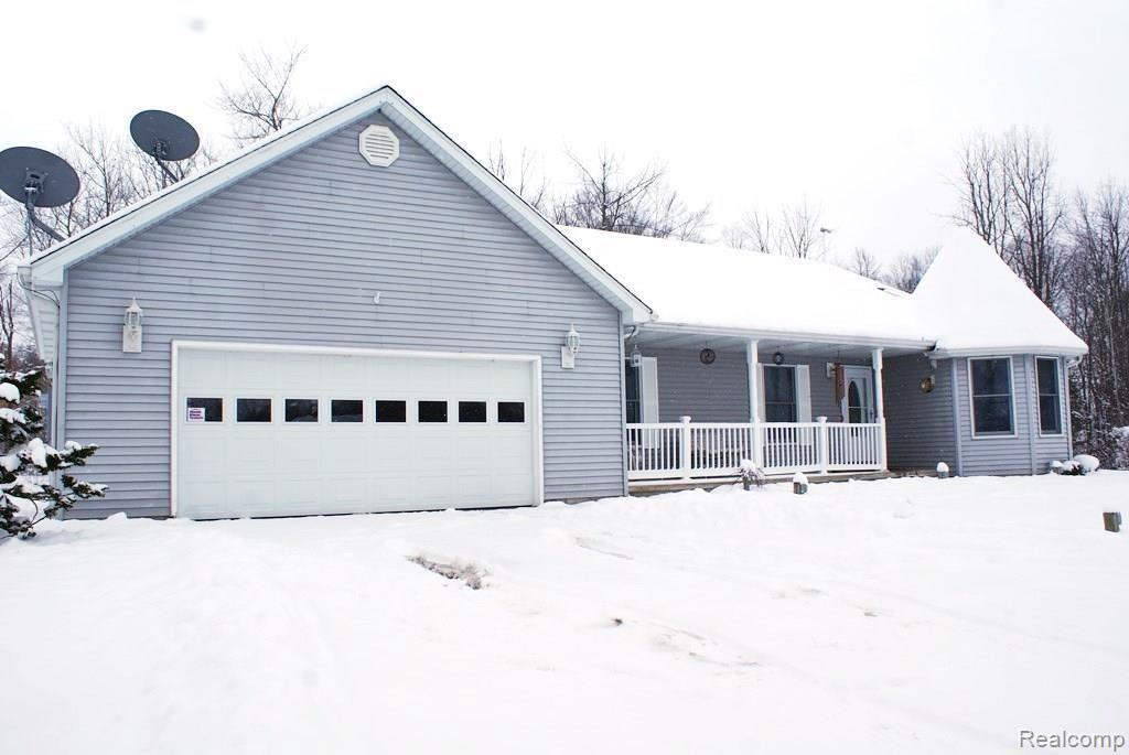 2340 Castle Road North Branch, MI 48461 - Photo 1 of 29 DSC05559.JPG