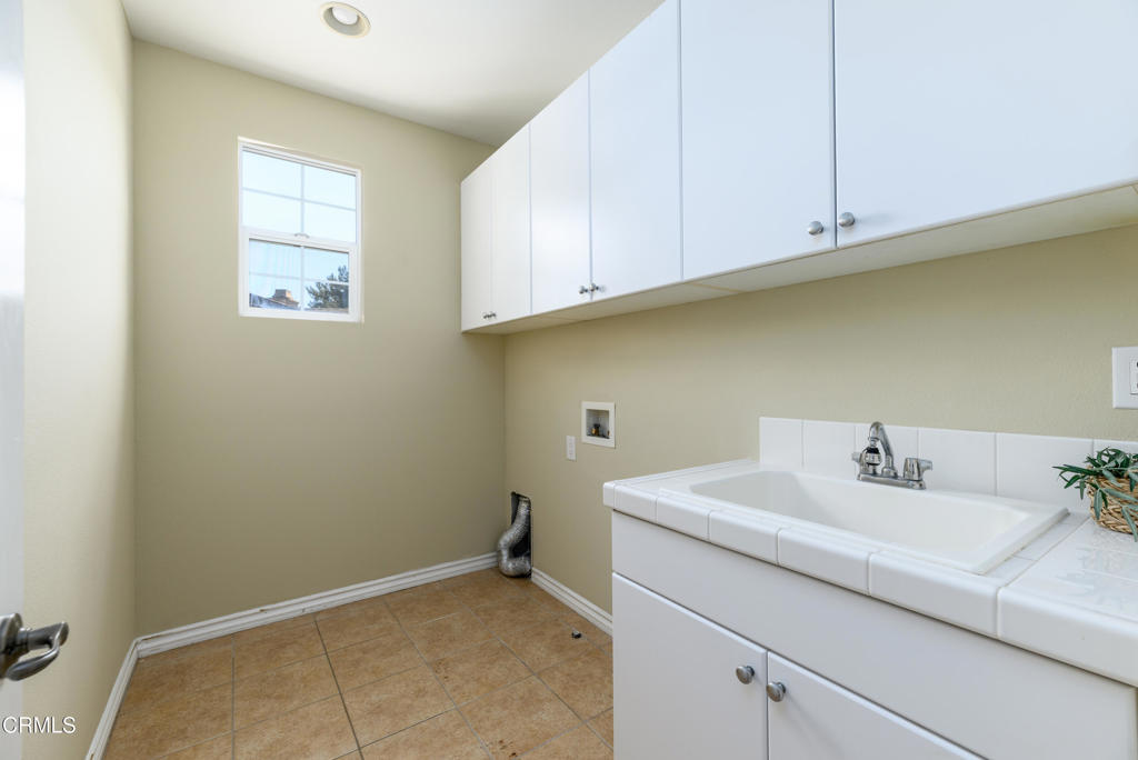 167 Bellafonte Court Camarillo, CA 93012 - Photo 23 of 50 Laundry Room