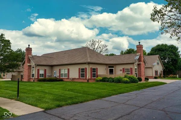 $229,000 | 1064 Laurelwood Lane, Greenwood, IN 46142