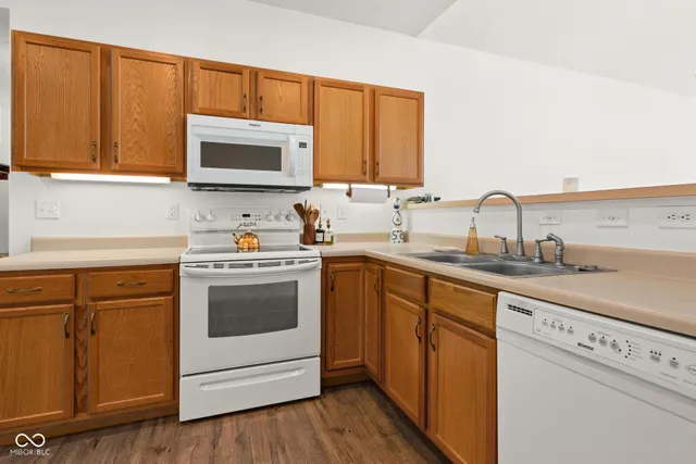 $229,900 | 1064 Laurelwood Lane, Greenwood, IN 46142