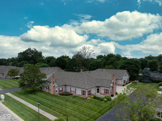 $229,900 | 1064 Laurelwood Lane, Greenwood, IN 46142