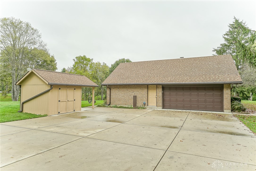 3958 Centerville Road Bellbrook, OH 45305 - Photo 32 of 50
