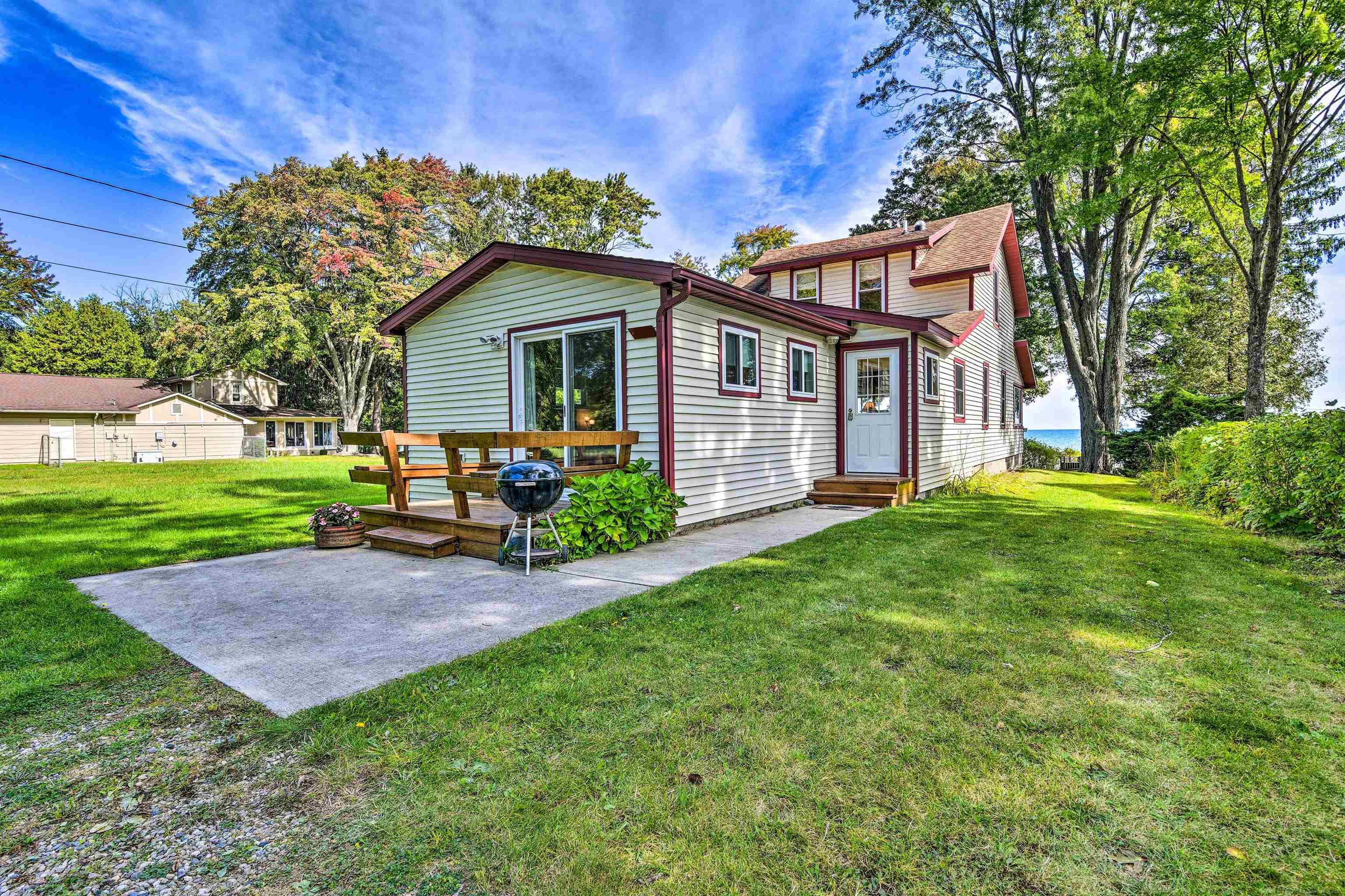 3699 Lakeshore Road Lexington, MI 48450 - Photo 5 of 46