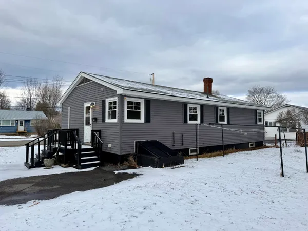 $99,000 | 12 Palm Street, East Millinocket, ME 04430