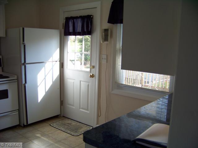 601 Rockspring Road High Point, NC 27262 - Photo 3 of 15 Kitchen.