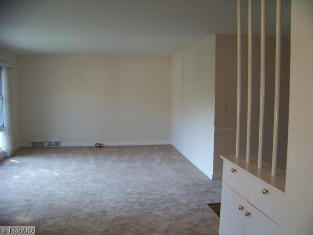 601 Rockspring Road High Point, NC 27262 - Photo 5 of 15 Living Room.