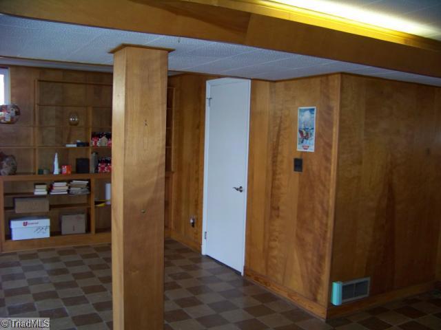 601 Rockspring Road High Point, NC 27262 - Photo 9 of 15 Den/Family/Great Room.