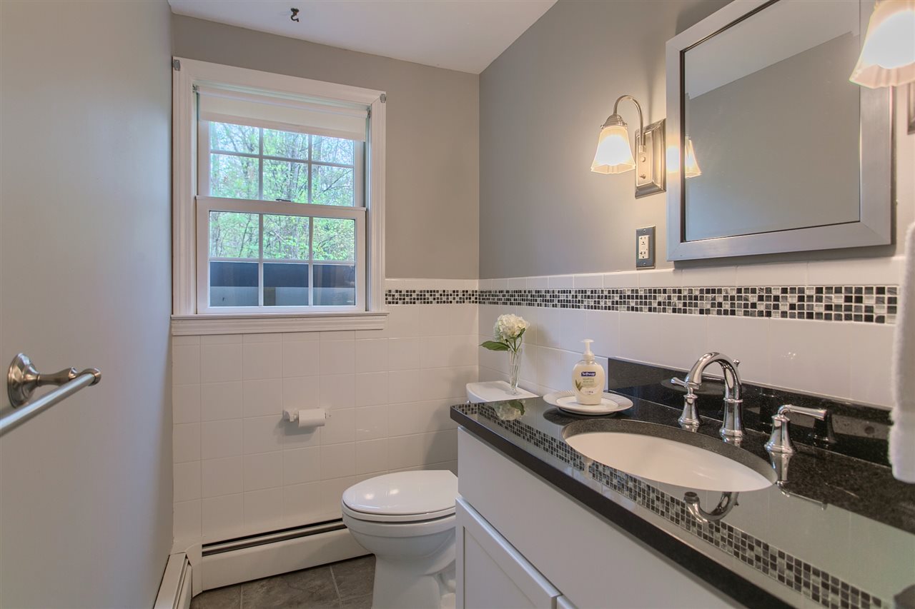 7 Little Nook Road Plaistow, NH 03865 - Photo 14 of 34 Gallery Image 14