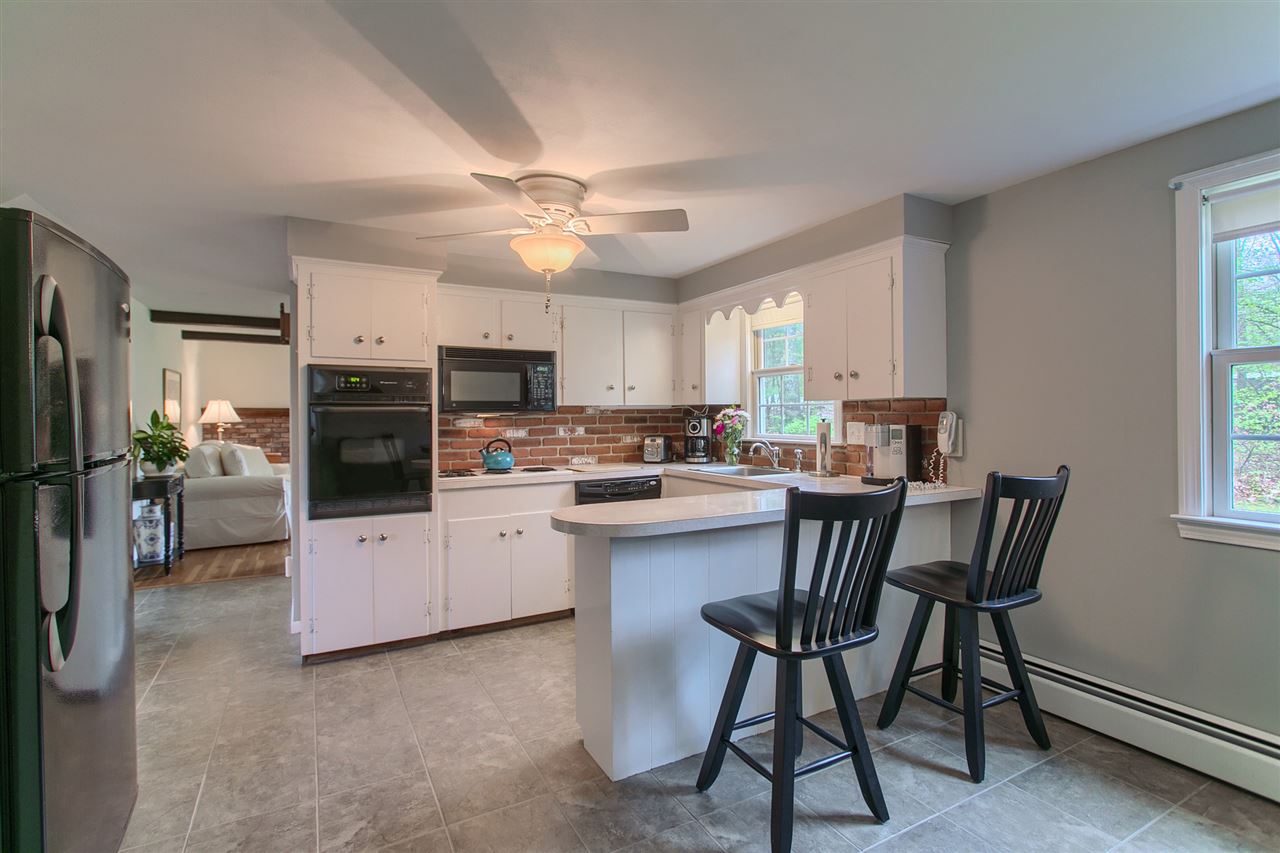 7 Little Nook Road Plaistow, NH 03865 - Photo 5 of 34 Gallery Image 5