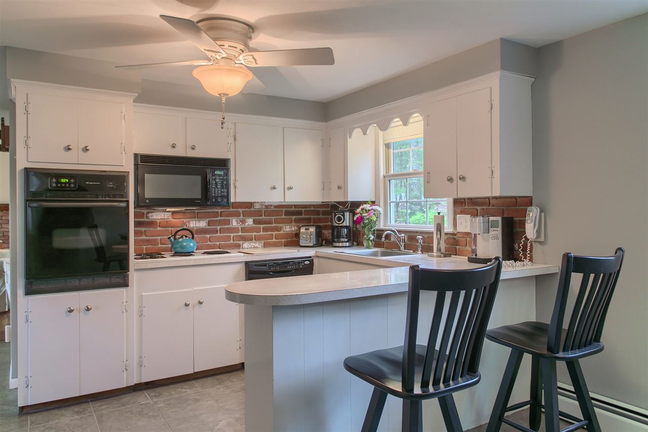 7 Little Nook Road Plaistow, NH 03865 - Photo 8 of 34 Gallery Image 8
