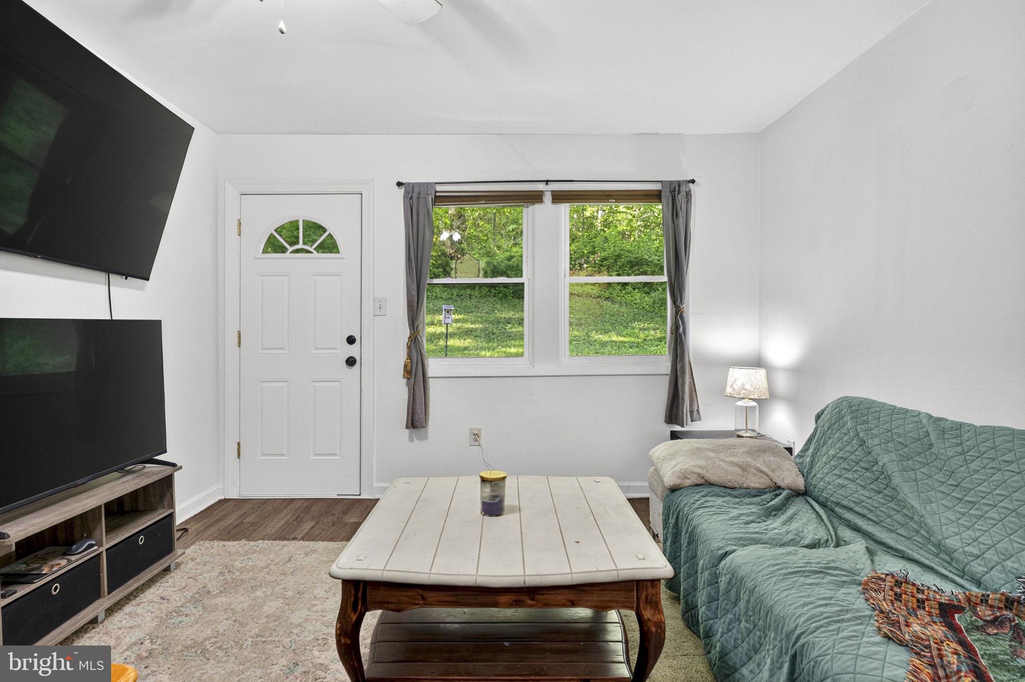 673 Creek Road Front Royal, VA 22630 - Photo 23 of 64 Bright and inviting living space.