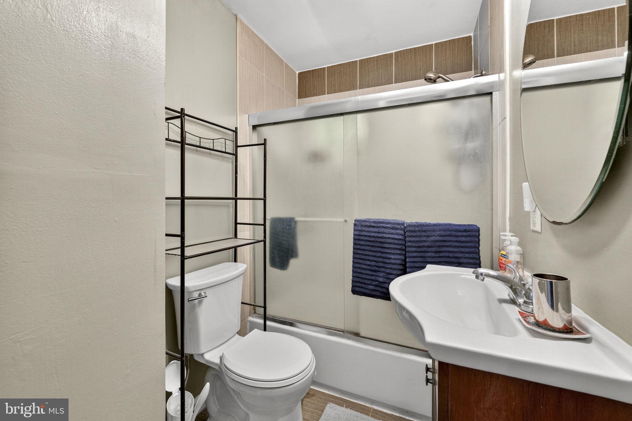 673 Creek Road Front Royal, VA 22630 - Photo 35 of 64 Modern bathroom with sleek design.