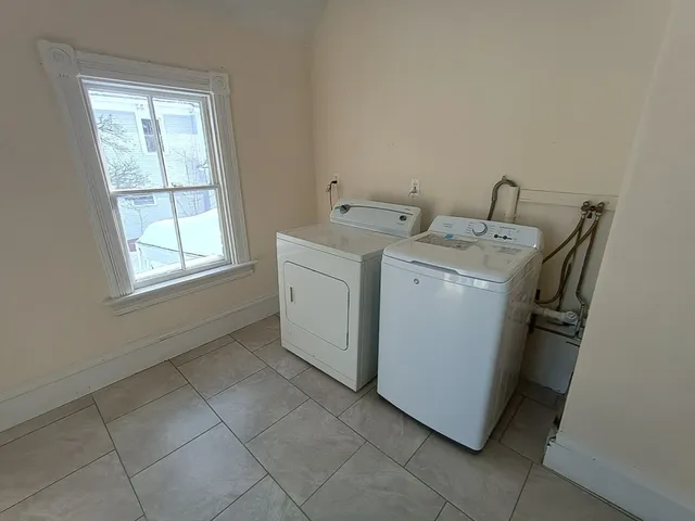 $3,000 | 292 Wilder Street, Unit 2, Lowell, MA 01851
