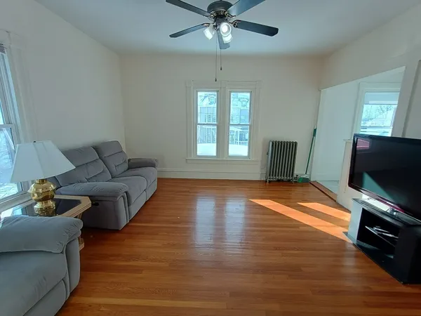$2,700 | 292 Wilder Street, Unit 2, Lowell, MA 01851