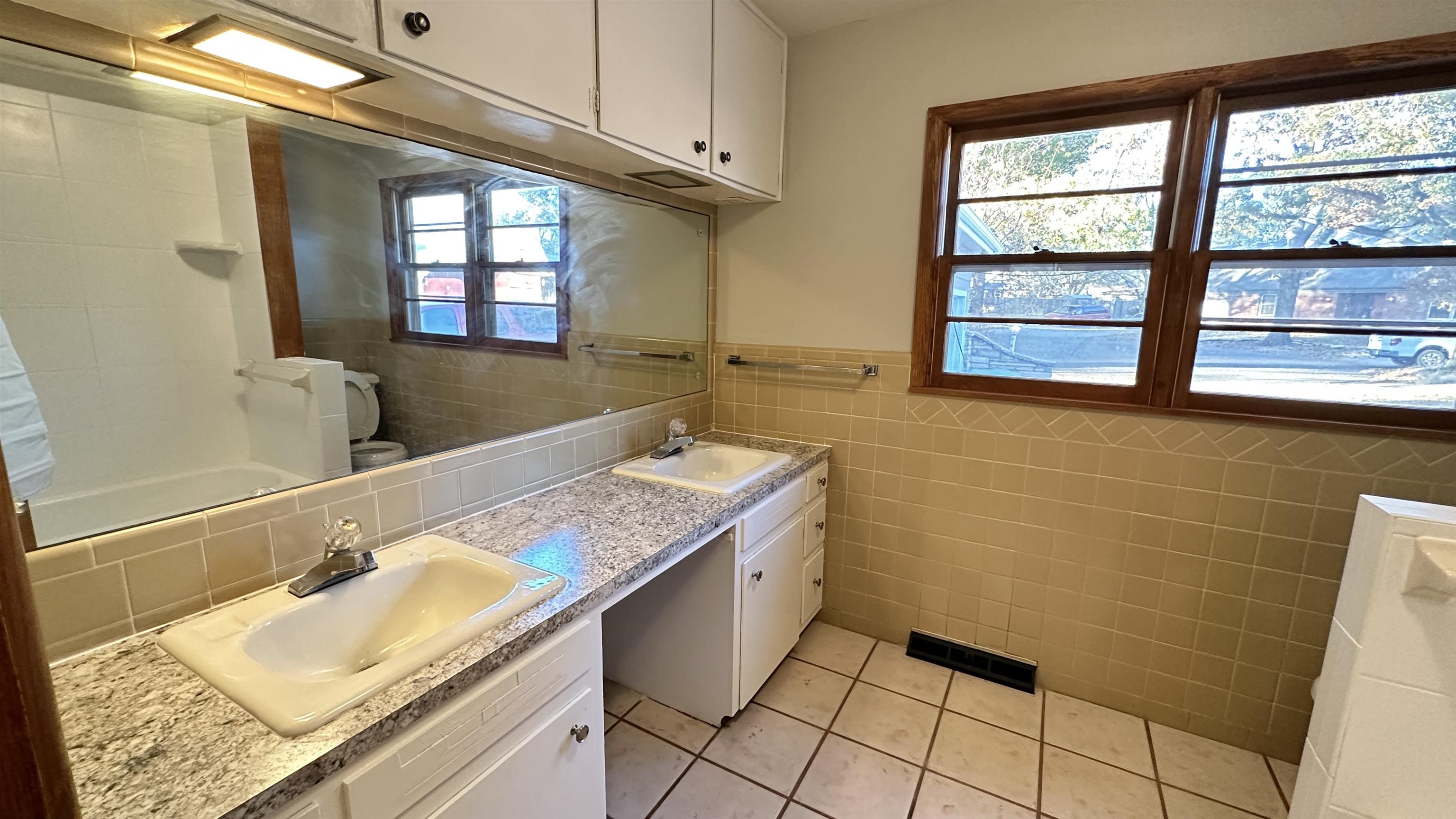 3717 East Clark Court Wichita, KS 67218 - Photo 17 of 33