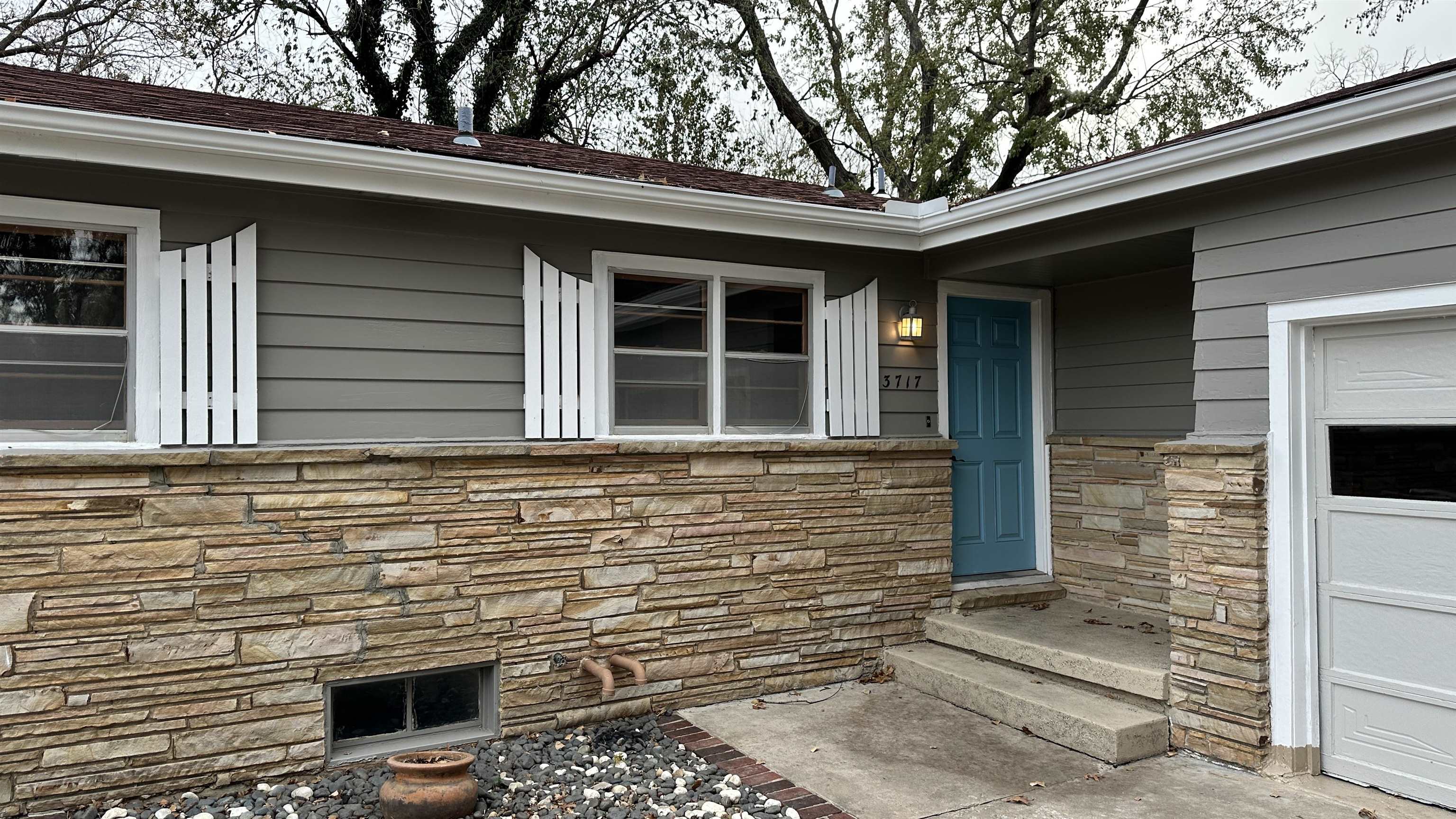 3717 East Clark Court Wichita, KS 67218 - Photo 5 of 33