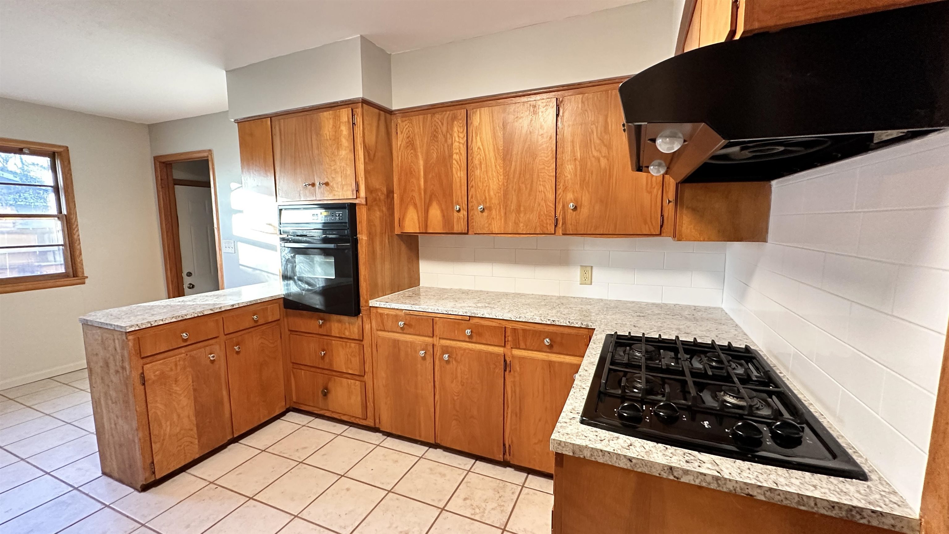 3717 East Clark Court Wichita, KS 67218 - Photo 8 of 33