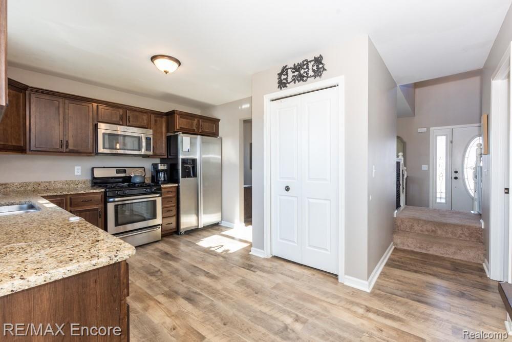 2739 Clivedon Road Howell, MI 48843 - Photo 25 of 34