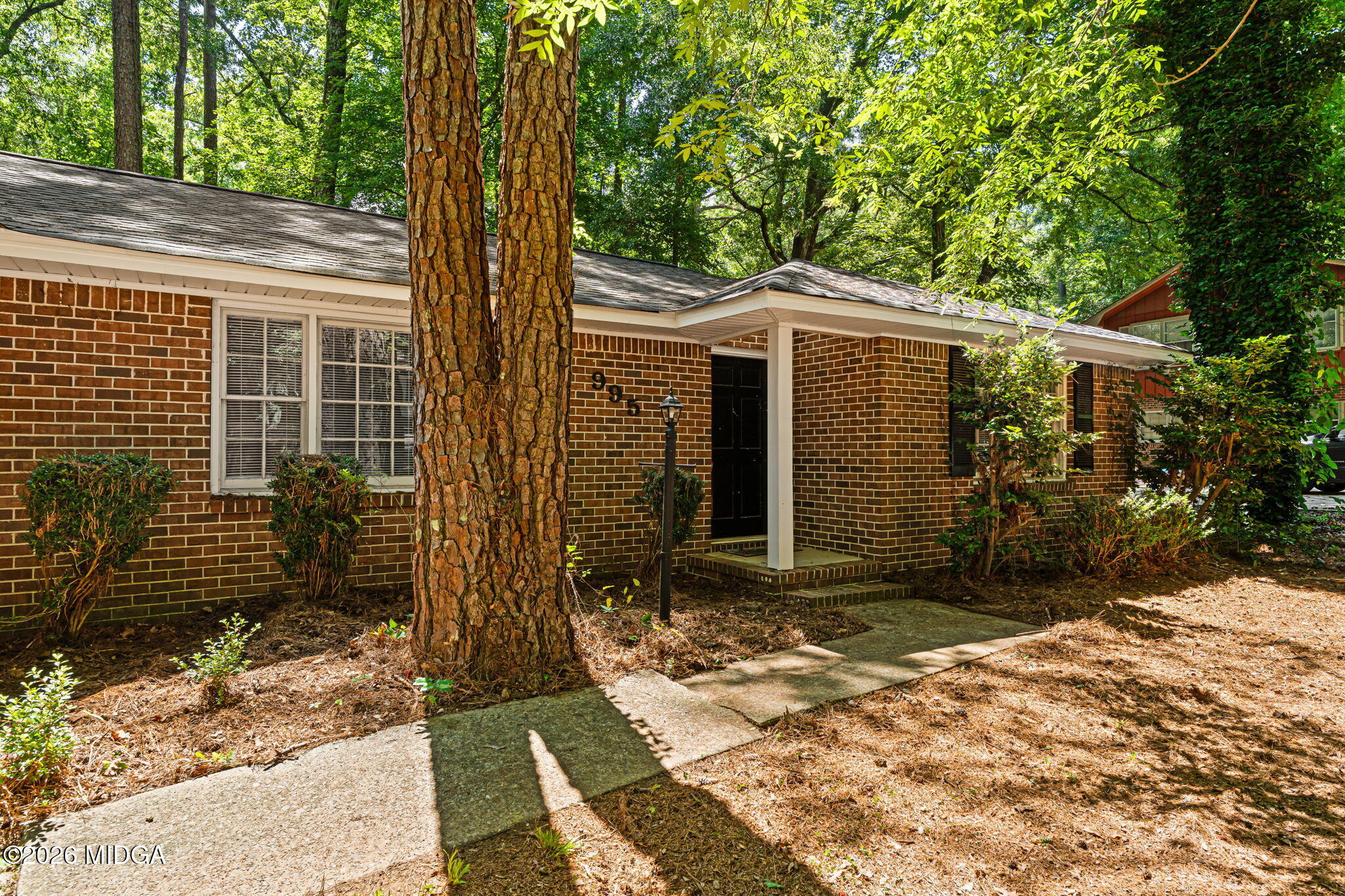 995 Roundtable Lane Macon, GA 31220 - Photo 2 of 39 2-web-or-mls-4