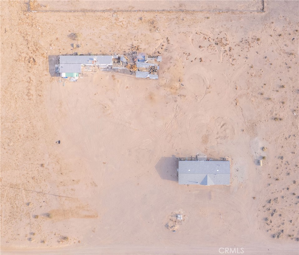 36249 Campbell Road Lucerne Valley, CA 92356 - Photo 32 of 32 a bathroom with a shower