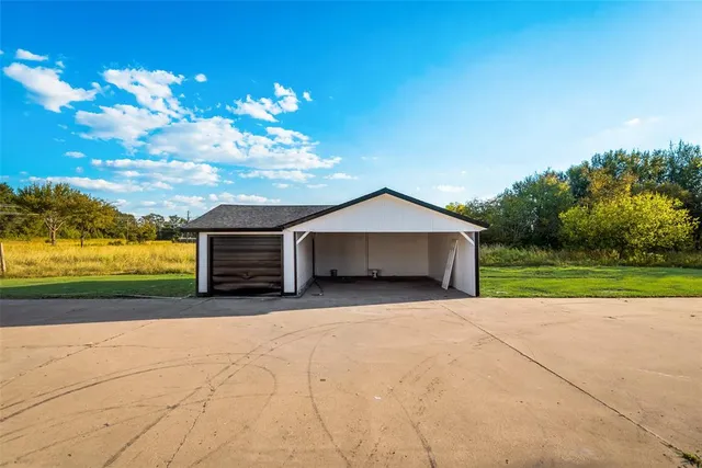 $350,000 | 109 Kelly Lane, Seven Points, TX 75143