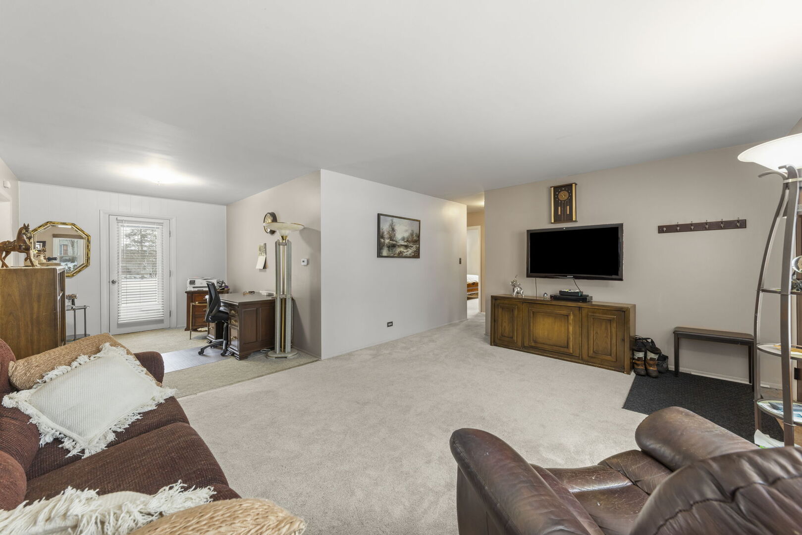 722 Countryside Drive Wheaton, IL 60187 - Photo 4 of 24