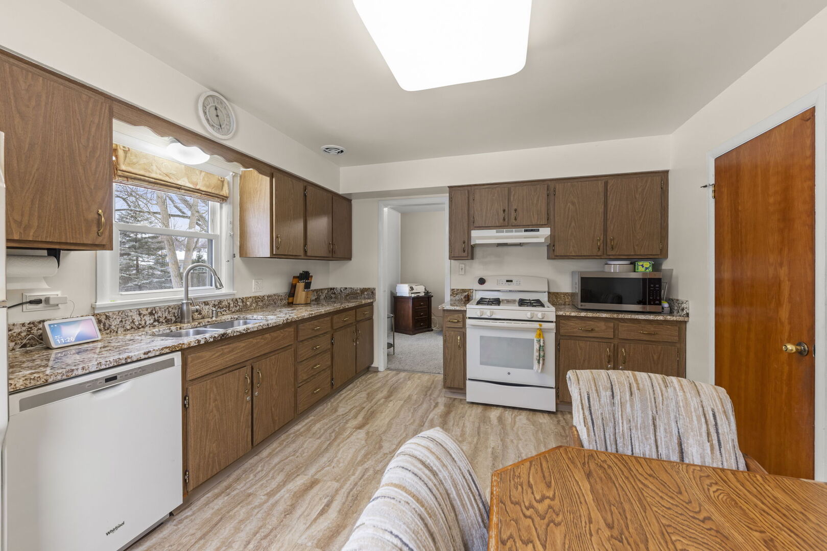 722 Countryside Drive Wheaton, IL 60187 - Photo 10 of 24