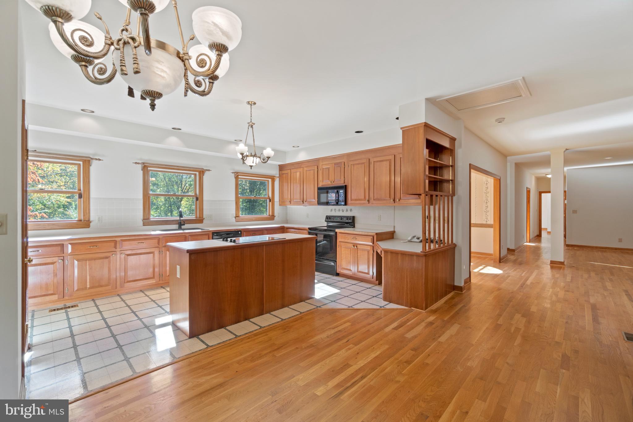 7815 Shannon Hill Road Louisa, VA 23093 - Photo 13 of 63 large kitchen!