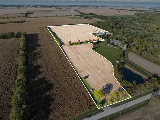 a view of roof and deck