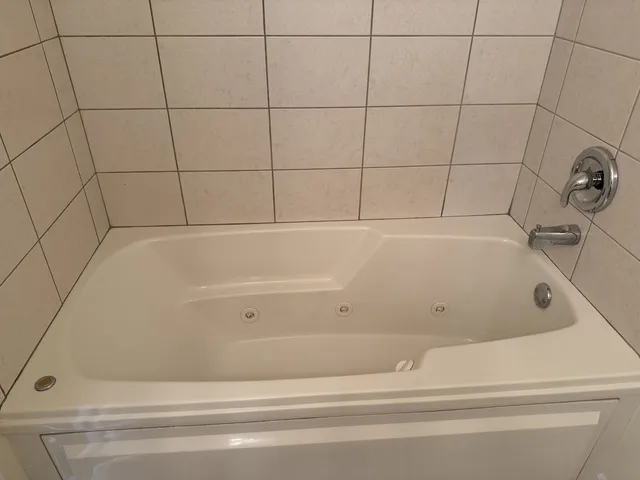 $340,000 | 505 Goodwin Drive, Bolingbrook, IL 60440