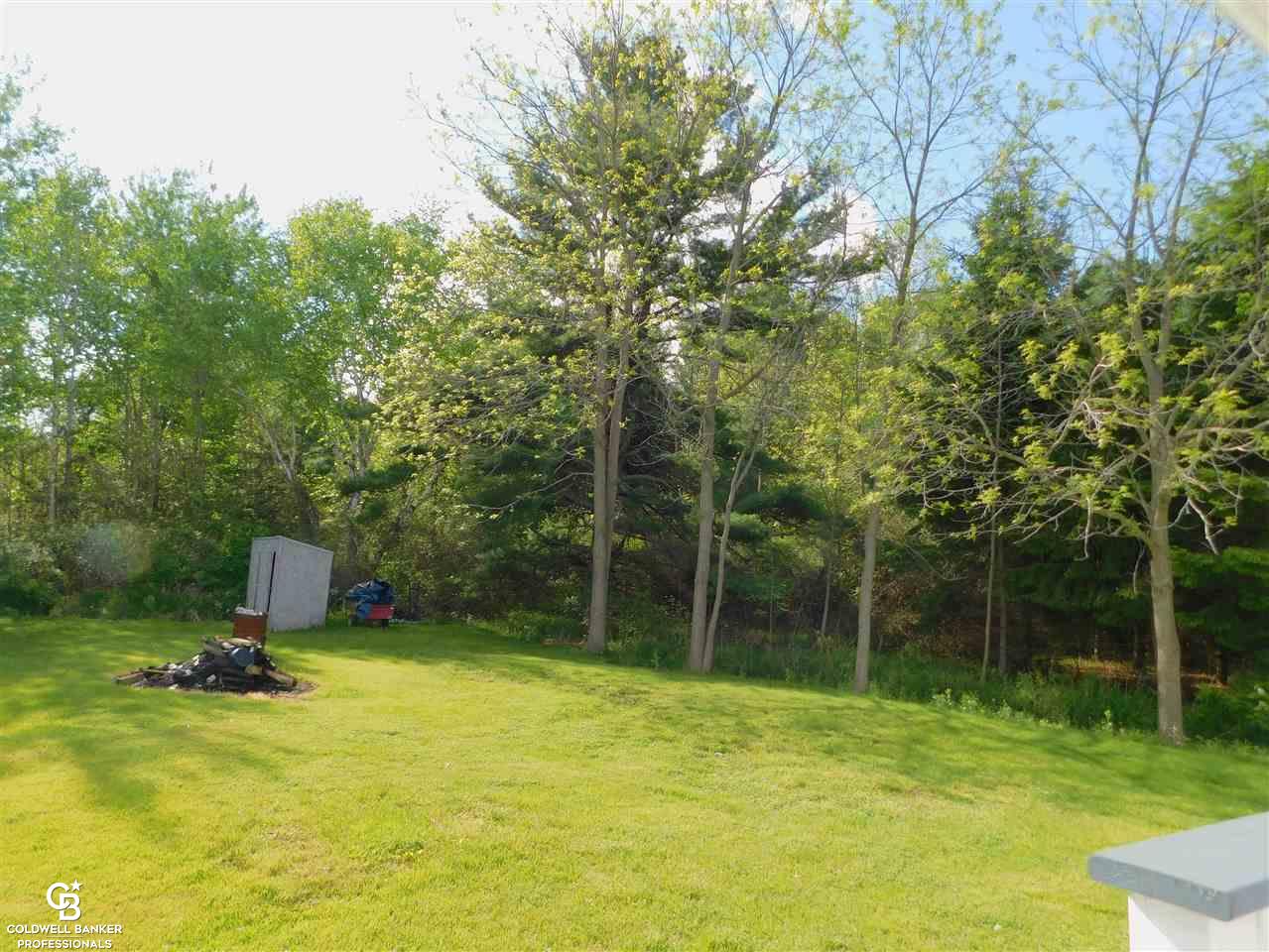2250 Lakeshore Road Applegate, MI 48401 - Photo 43 of 44 50013117-45.JPG