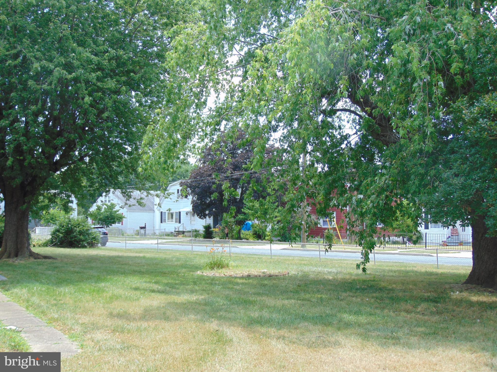 7600 Spruce Road Baltimore, MD 21222 - Photo 6 of 6 Largest Lot in the Neighborhood~Beautiful!