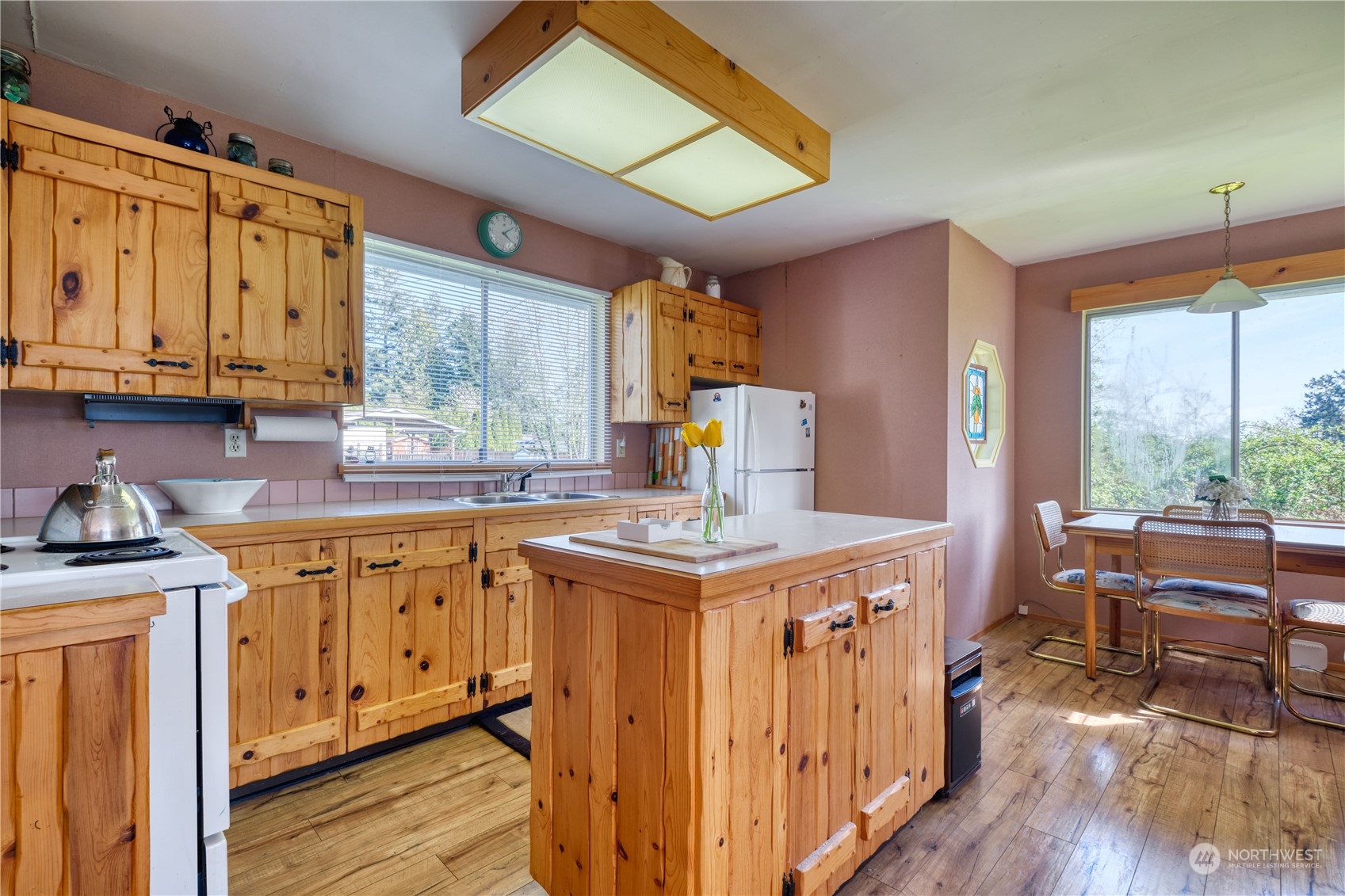 623 Deer Lane Point Roberts, WA 98281 - Photo 5 of 21 Gallery Image 5