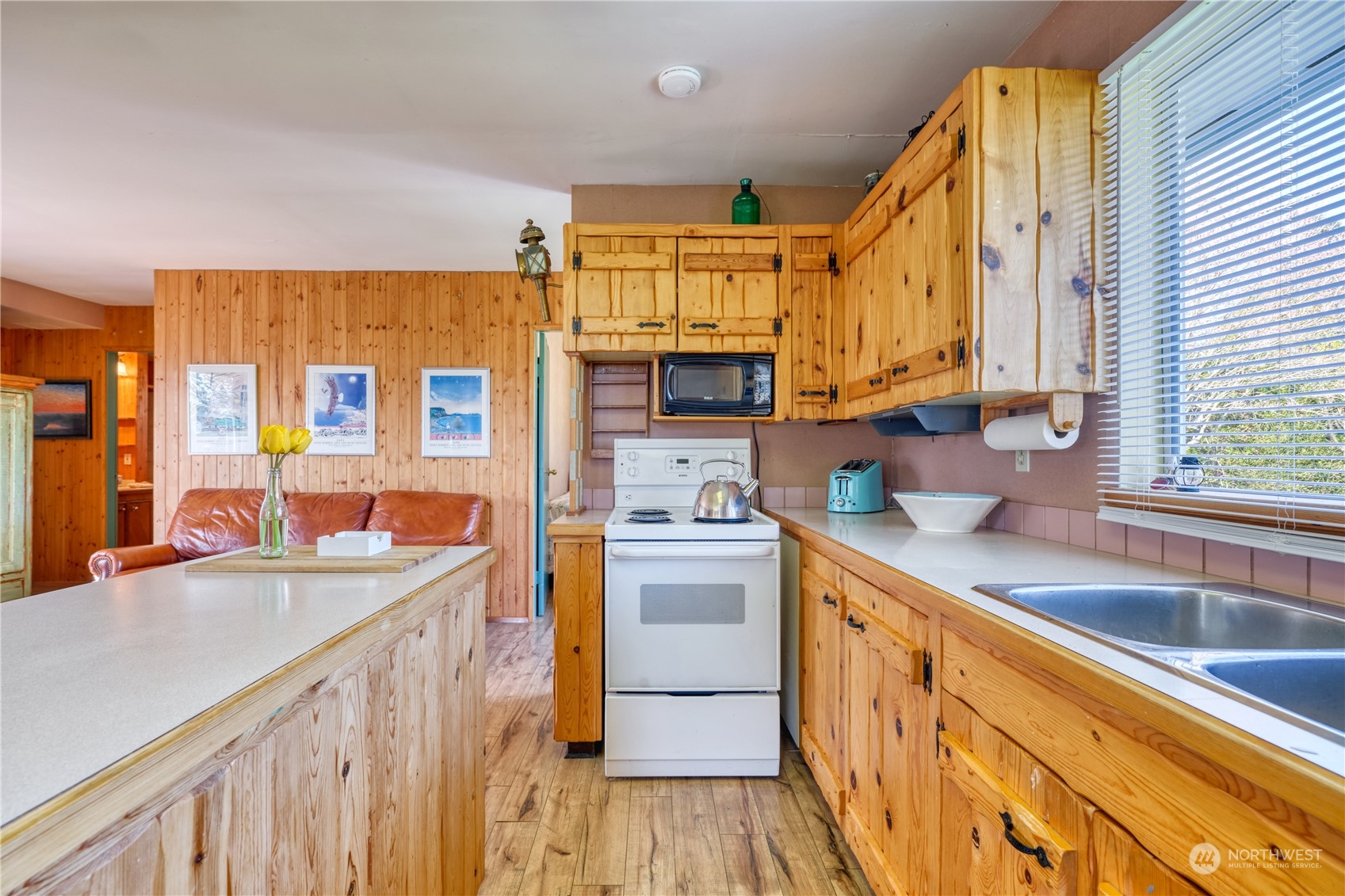 623 Deer Lane Point Roberts, WA 98281 - Photo 7 of 21 Gallery Image 7