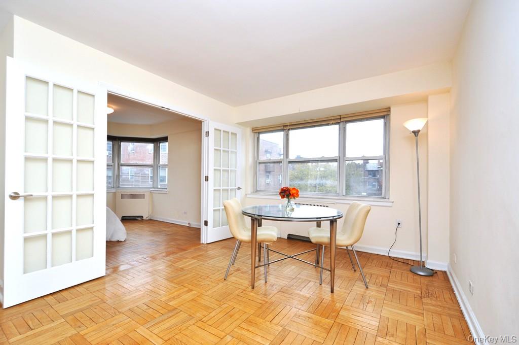 235 Garth Road, Unit D5E Scarsdale, NY 10583 - Photo 18 of 49 Dining Area