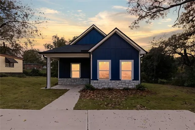 $250,000 | 654 Martin Luther King Jr Street, Carrollton, GA 30117