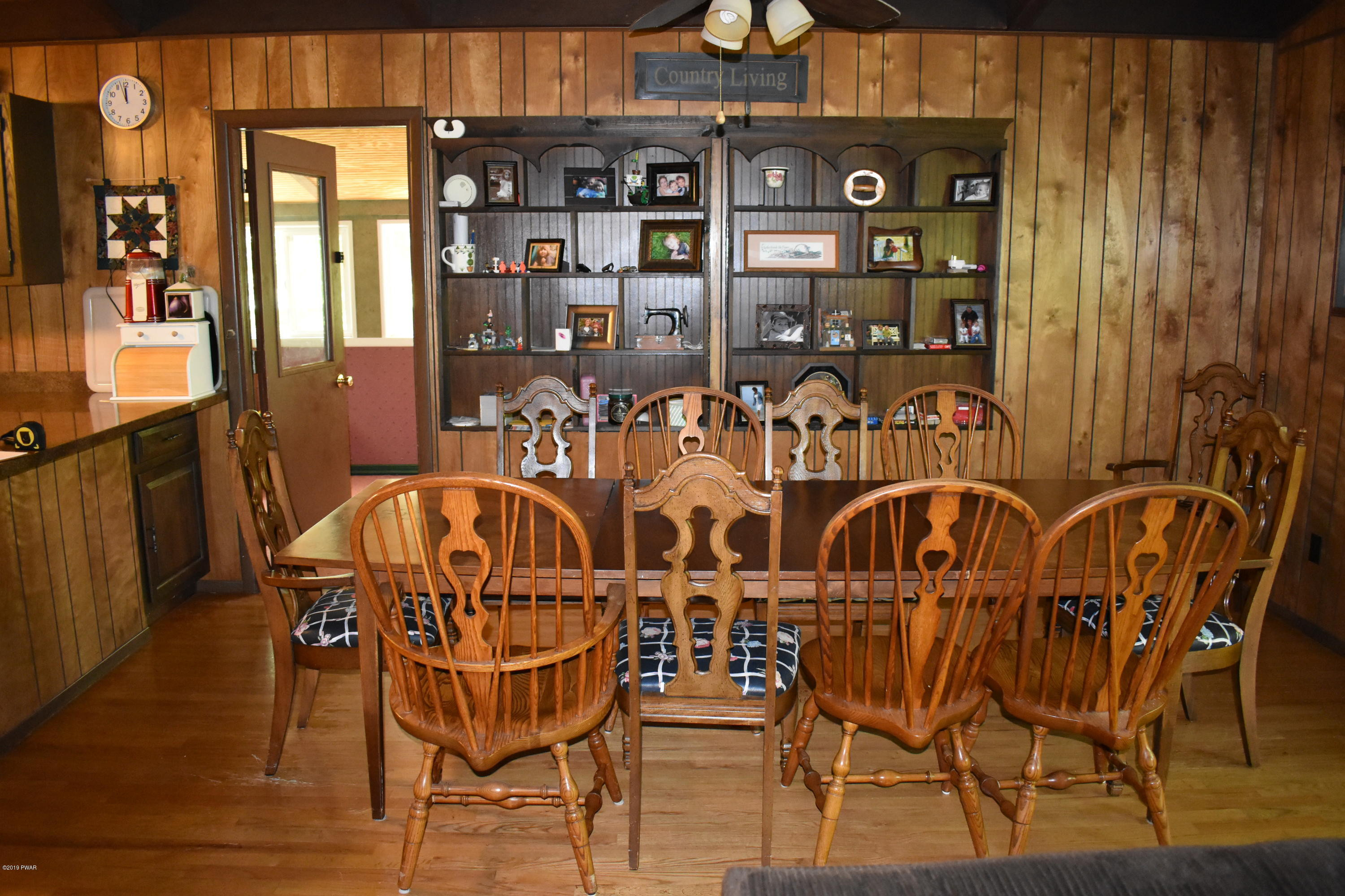 525 Maple Ridge Drive Hawley, PA 18428 - Photo 5 of 39 dining area