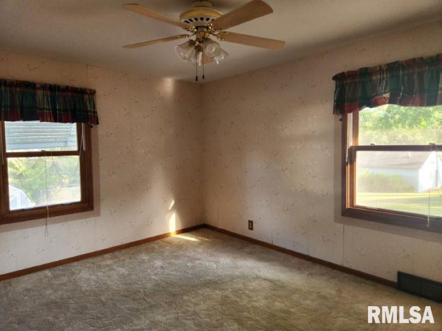 239 West Fisk Street Macomb, IL 61455 - Photo 9 of 22