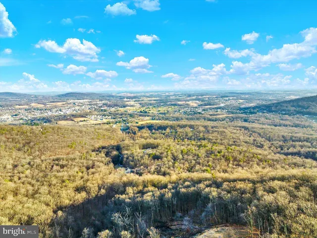 $999,000 | 1065 Kuhn Road, Boiling Springs, PA 17007