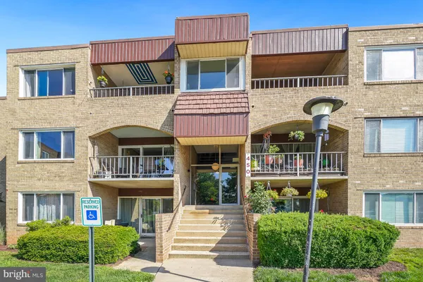 $190,000 | 450 Girard Street, Unit 304, Gaithersburg, MD 20877